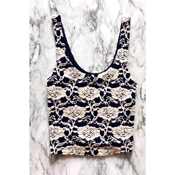 Urban Outfitters Sparkle & Fade Rose Texture Crop - Picture 1 of 3